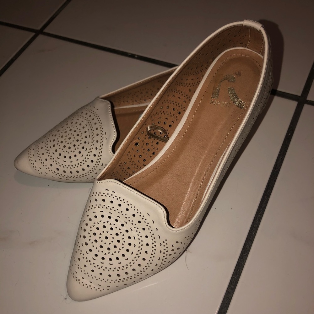 Women’s flats